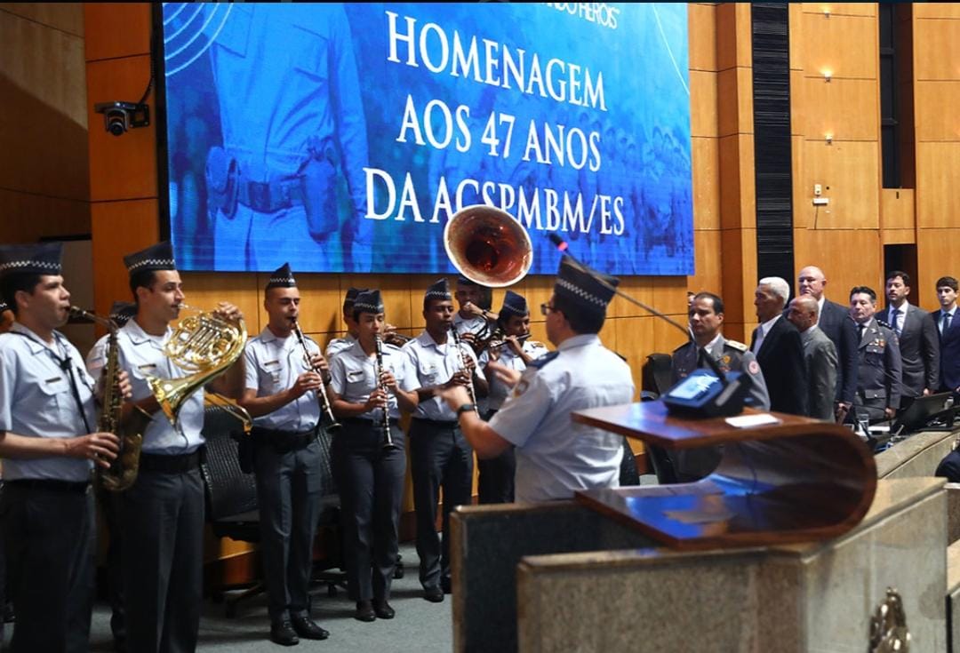 Militares e lideranças políticas recebem homenagem na Assembleia Legislativa