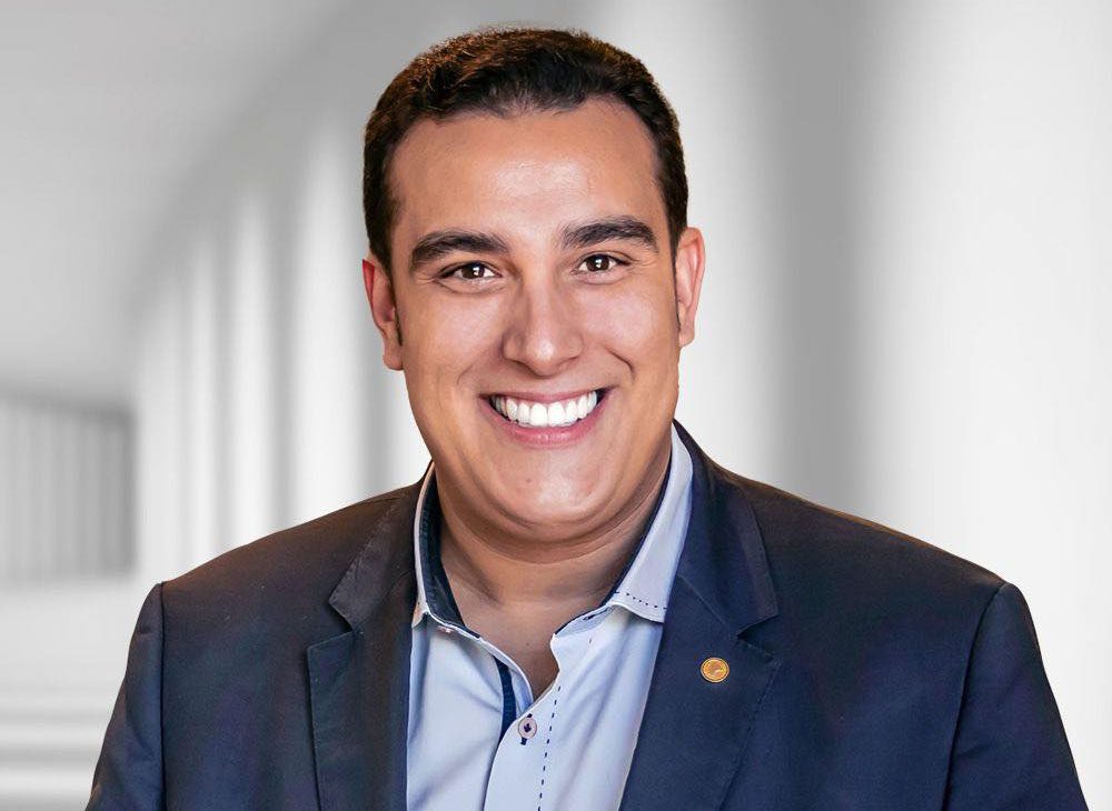 Entrevista com Erick Musso: “Vou continuar trabalhando por políticas públicas de qualidade para a população do meu Estado.”