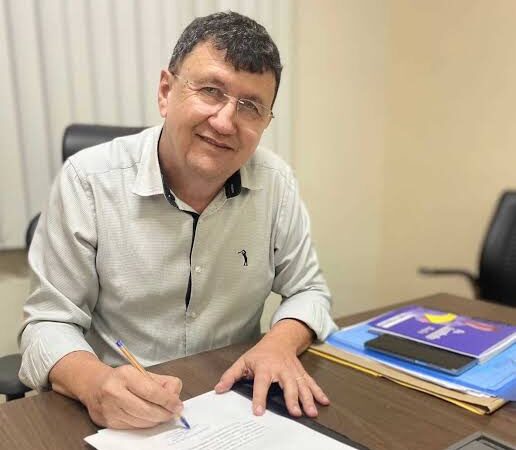 Prefeito de Itapemirim Surpreende com Anúncio de Abono Generoso de R$ 4 Mil aos Servidores