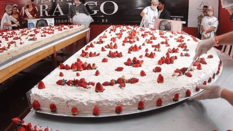 Pedra Azul Celebra a Festa do Morango com Shows e Tortas Gigantes