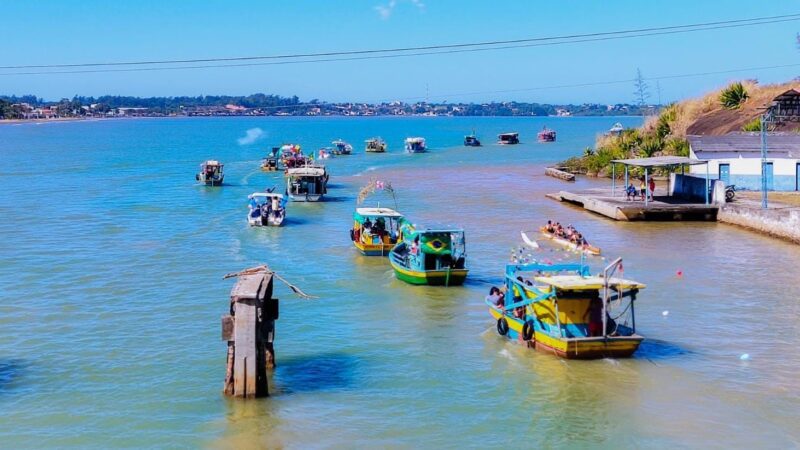 Anchieta Sedia Grande Procissão Marítima com Dezenas de Embarcações