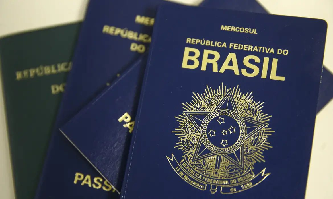 Governo Federal avalia pedido da Polícia Federal para elevar a taxa do passaporte