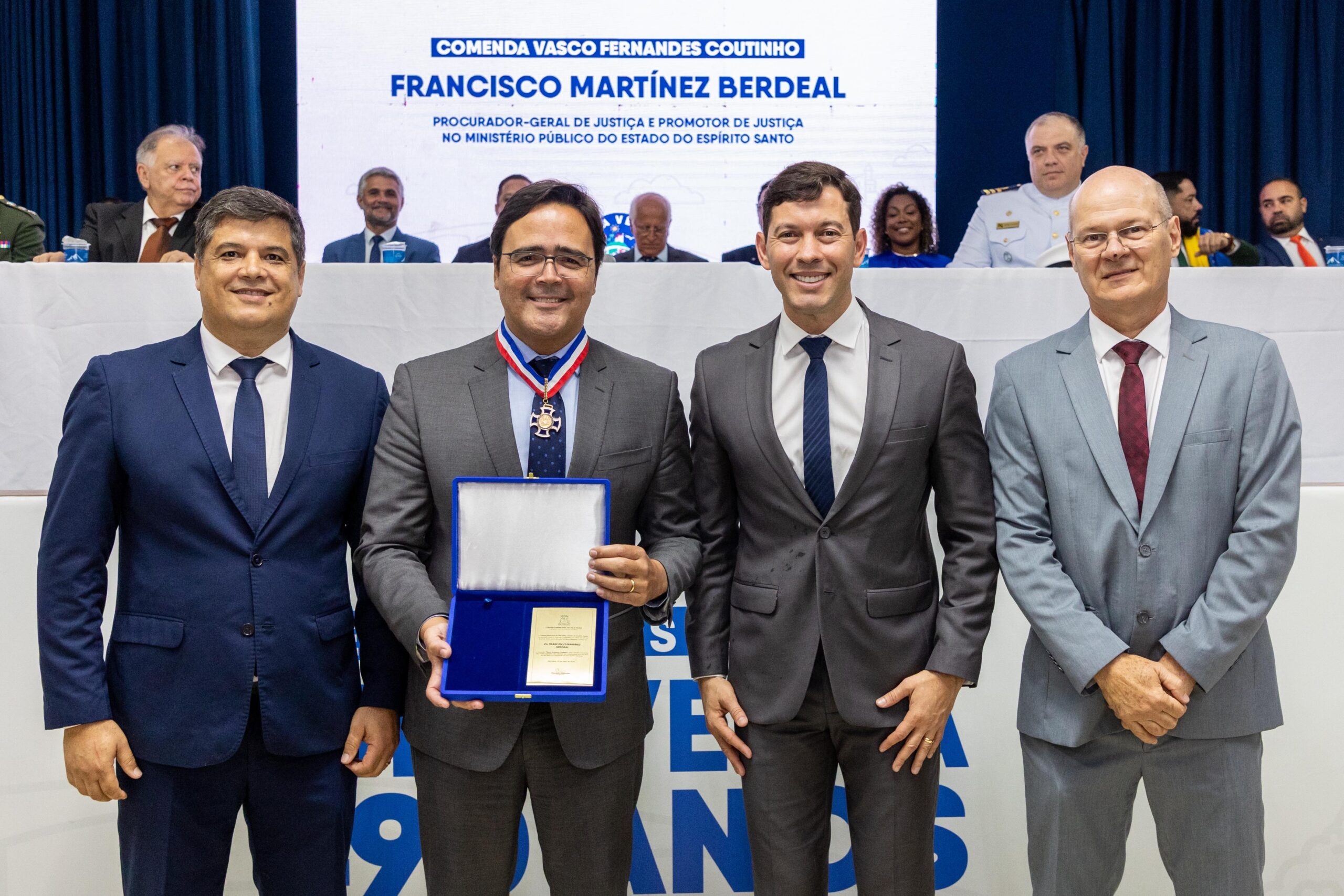 Vila Velha homenageia personalidades em solenidade pelos 490 anos do município