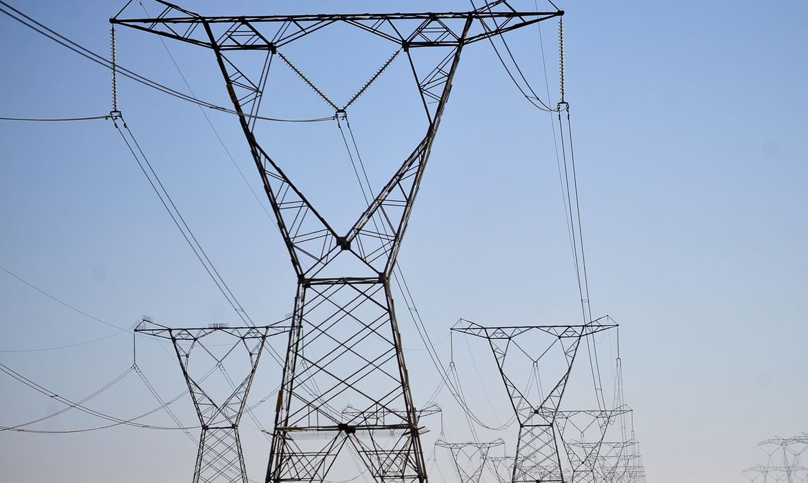 Aumento na conta de energia: bandeira tarifária em junho fica vermelha