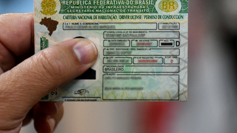 Lula veta exigência de exame toxicológico para tirar CNH nas categorias A e B