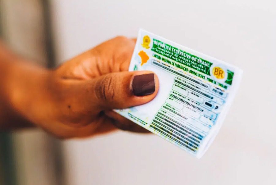 Fim das aulas obrigatórias para motoristas pode elevar mortes e custos que no SUS em até R$ 16 milhões