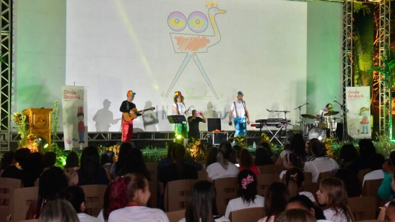 CINEMA NA PRAÇA, CONTAÇÃO DE HISTÓRIA E SHOW DE FORRÓ EM ARACRUZ, HOJE E AMANHÃ