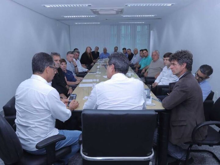 Vice-governador e prefeitos alinham projeto de pavimentação da Rota do Inhame