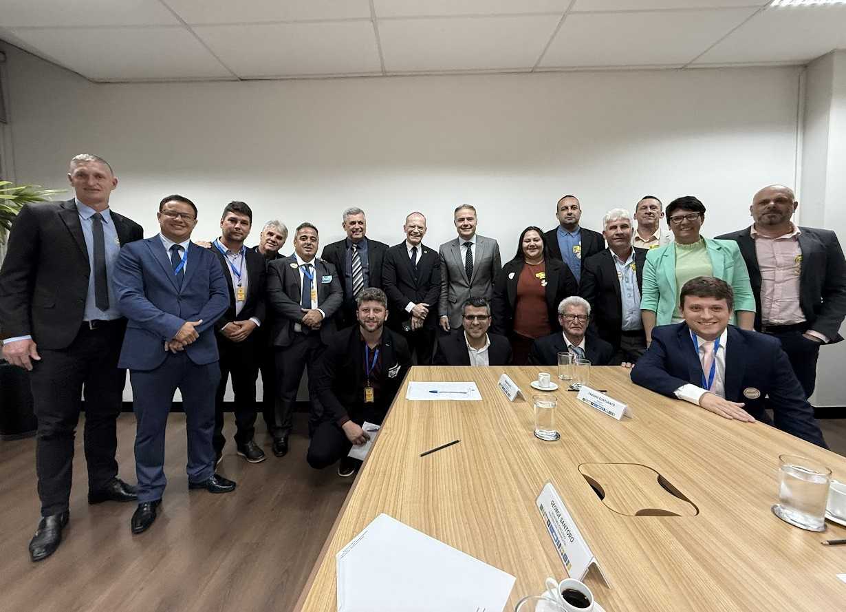 Prefeito Hugo Luiz participa de reunião em Brasília sobre a devolução da Ferrovia Leopoldina