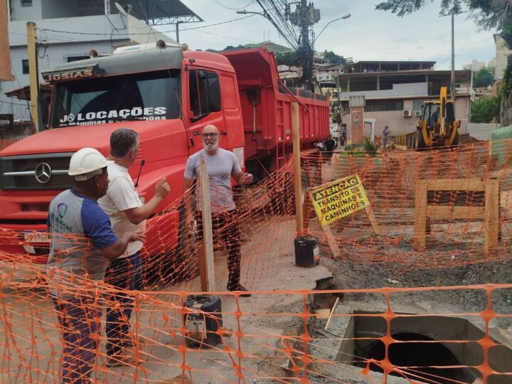 Avenida Etelvina Vivácqua tem trânsito interditado nesta segunda-feira para finalização de obras de drenagem