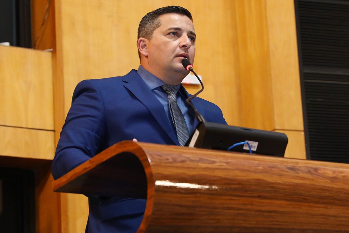 Wellington Callegari ingressa com Ação Civil Pública contra resolução estadual na educação