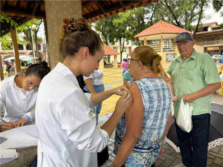 Dia D de vacinação contra a gripe acontece neste sábado (11)