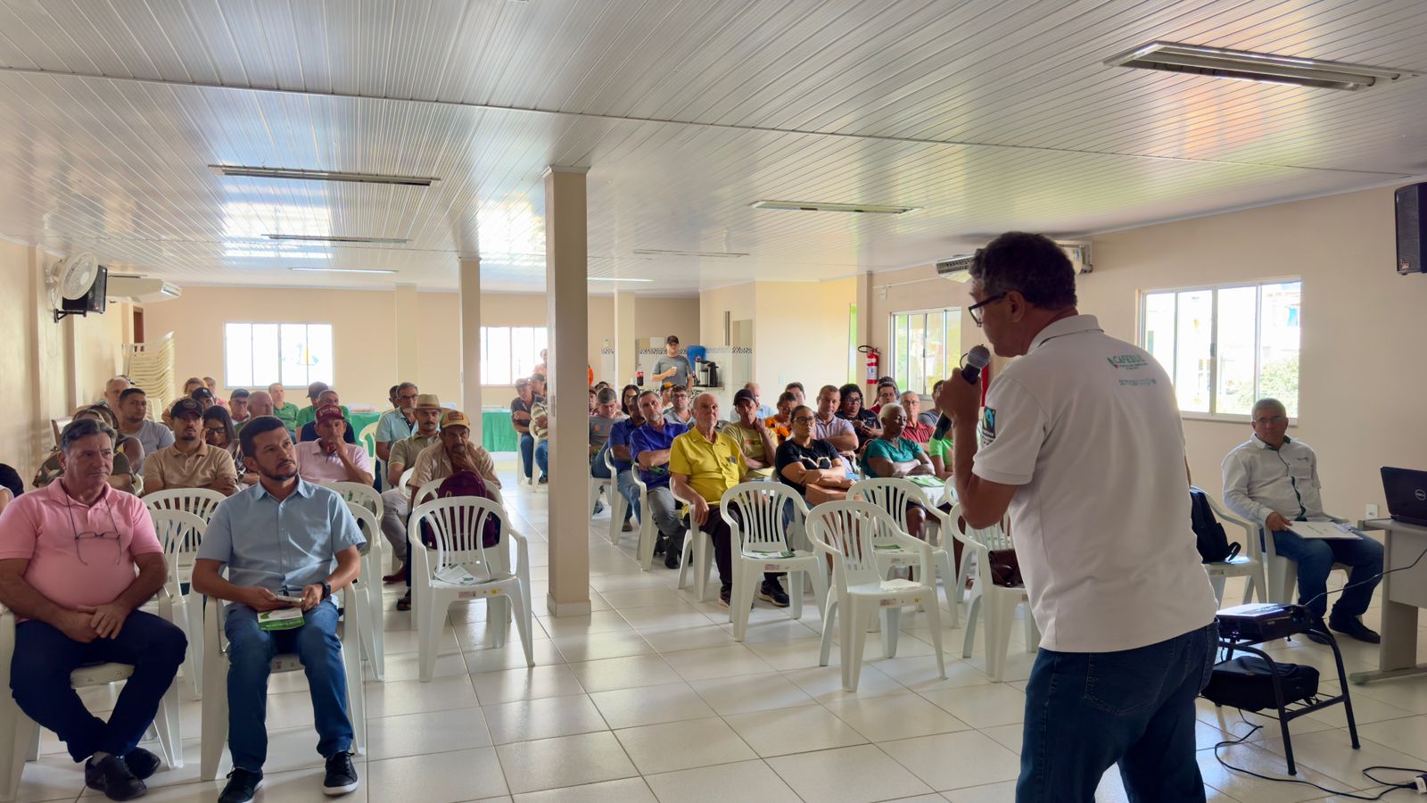 Capacitação fortalece comercialização de cafeicultores em Presidente Kennedy