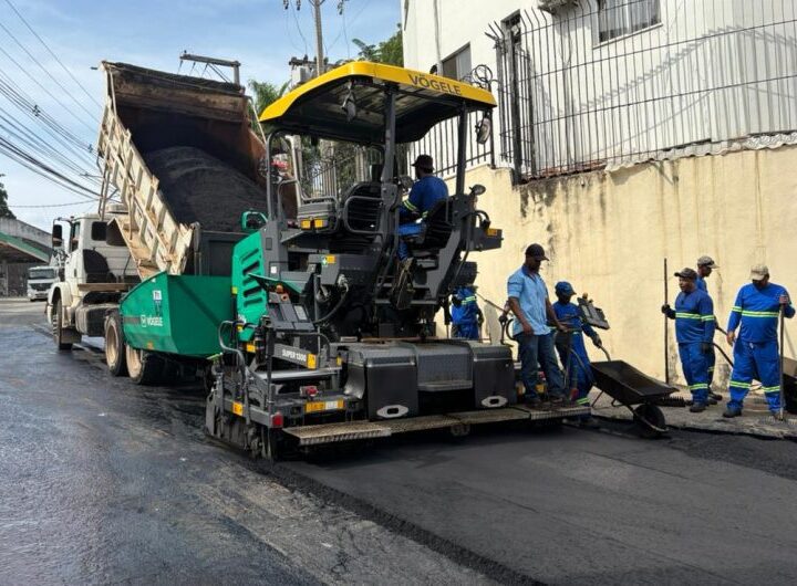Prefeitura de Cachoeiro de Itapemirim realiza obras de asfaltamento na Avenida Leopoldina Smarzaro