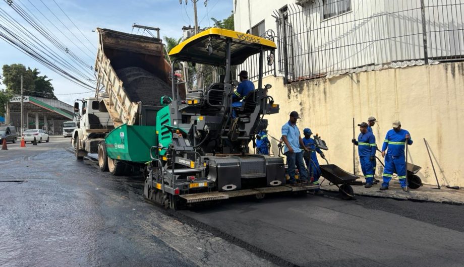 Prefeitura de Cachoeiro de Itapemirim realiza obras de asfaltamento na Avenida Leopoldina Smarzaro