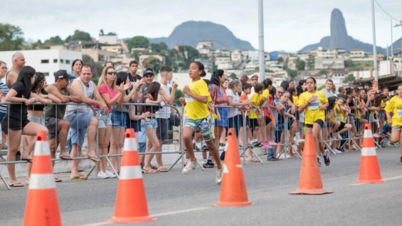 Prefeitura realiza entrega de camisas da Corrida Kids com programação especial