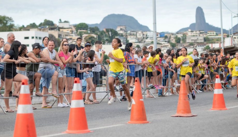 Prefeitura realiza entrega de camisas da Corrida Kids com programação especial