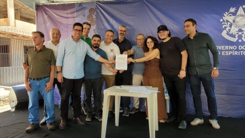 Prefeitura de Cachoeiro assina ordem de serviço para construção do Centro Dia do Idoso