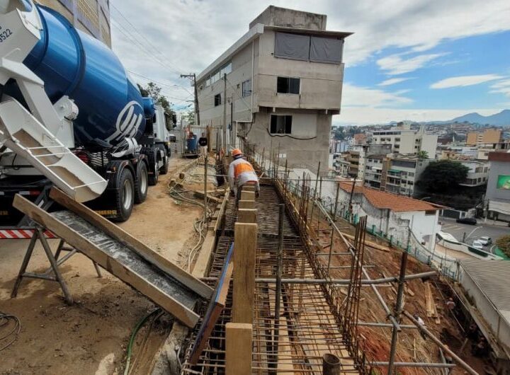 Cachoeiro avança na construção de muro emergencial com segunda concretagem