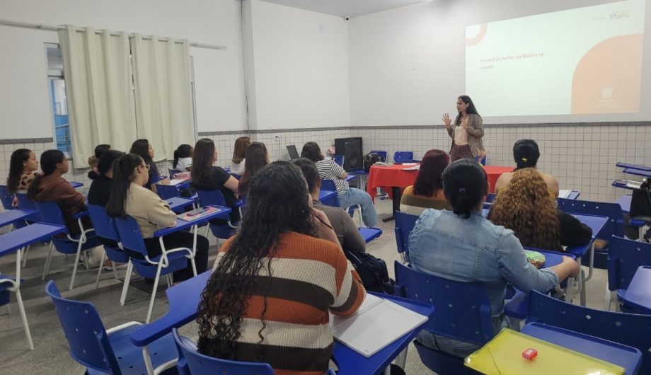Curso gratuito destaca papel da educação nas escolhas e oportunidades para mulheres