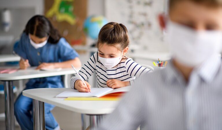 Escolas municipais de tempo integral de Cachoeiro retomam aulas presenciais