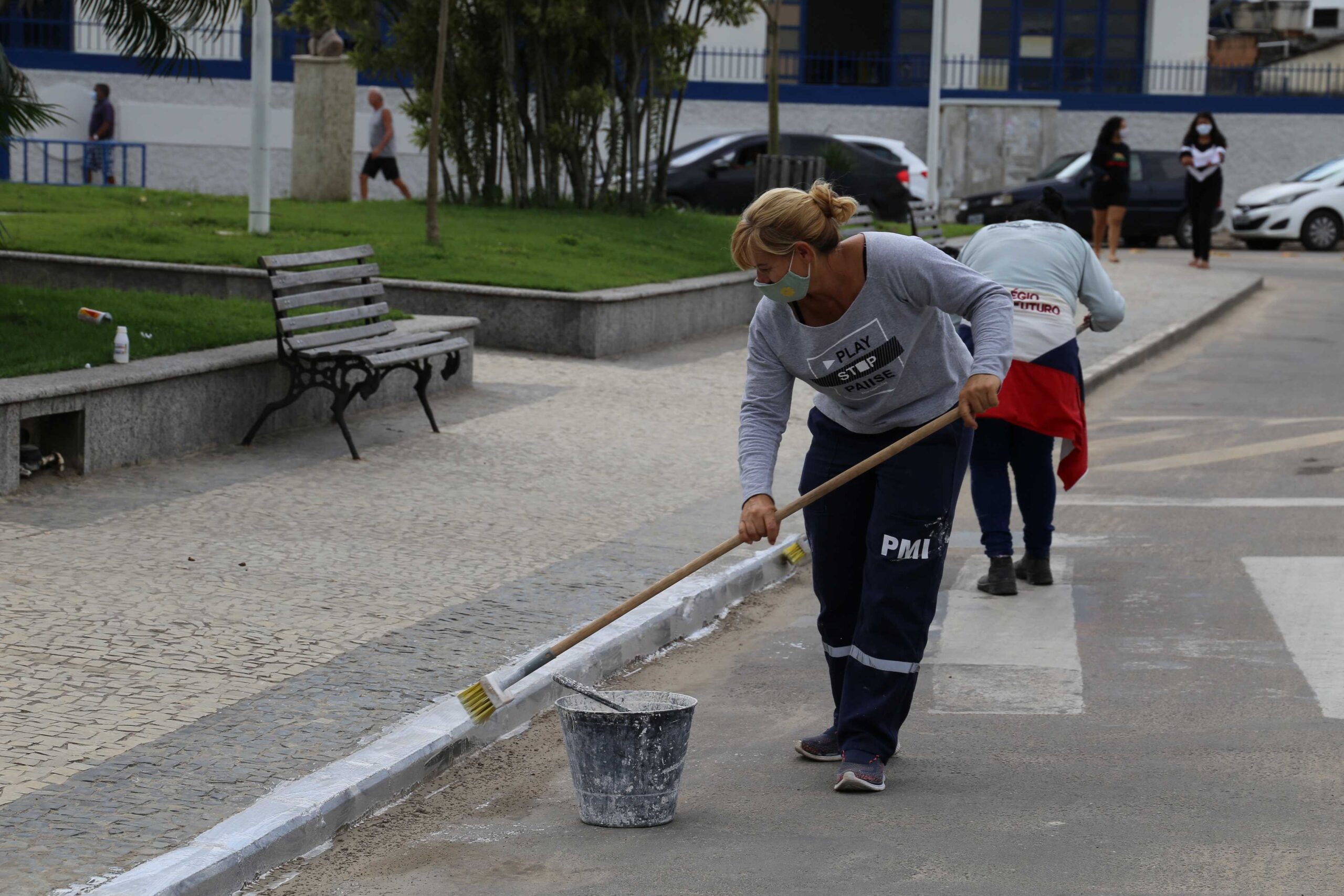 Itapemirim: Bairros da cidade recebem serviços de limpeza e reparos