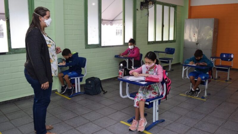 Cachoeiro: Alunos do 1º ao 3º ano retornam às aulas presenciais na segunda-feira (24)