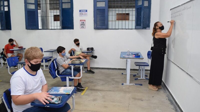 Cachoeiro: Alunos do 6º ao 9º ano retornam às aulas presenciais na rede municipal