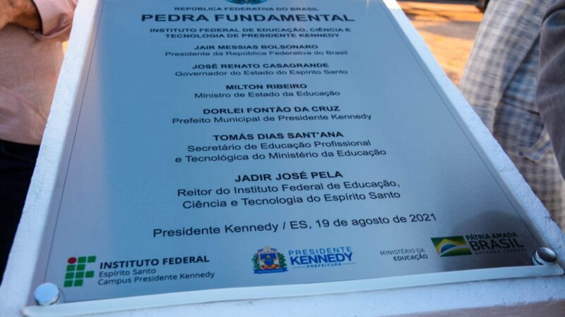 Presidente Kennedy: Pedra fundamental do Ifes é lançada por prefeito Dorlei Fontão e Ministro Milton Ribeiro