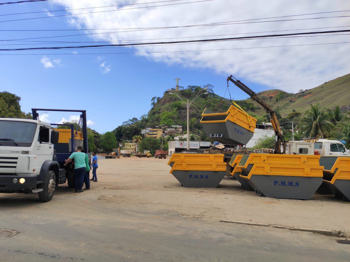 Mimoso do Sul: Caçambas e caminhão poliguindaste para melhorias na cidade são adquiridos