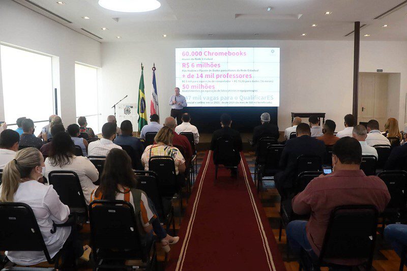 Plano de Investimentos 2020/2021 a vereadores da microrregião Litoral Sul é aprensetado pelo governador