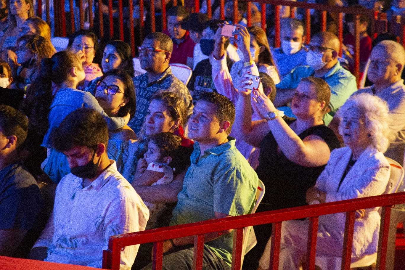 Itapemirim: início da programação de Natal tem espetáculo musical e muita emoção