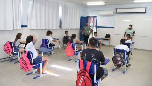 Cachoeiro: município recebe selo de “Compromisso com a Educação”