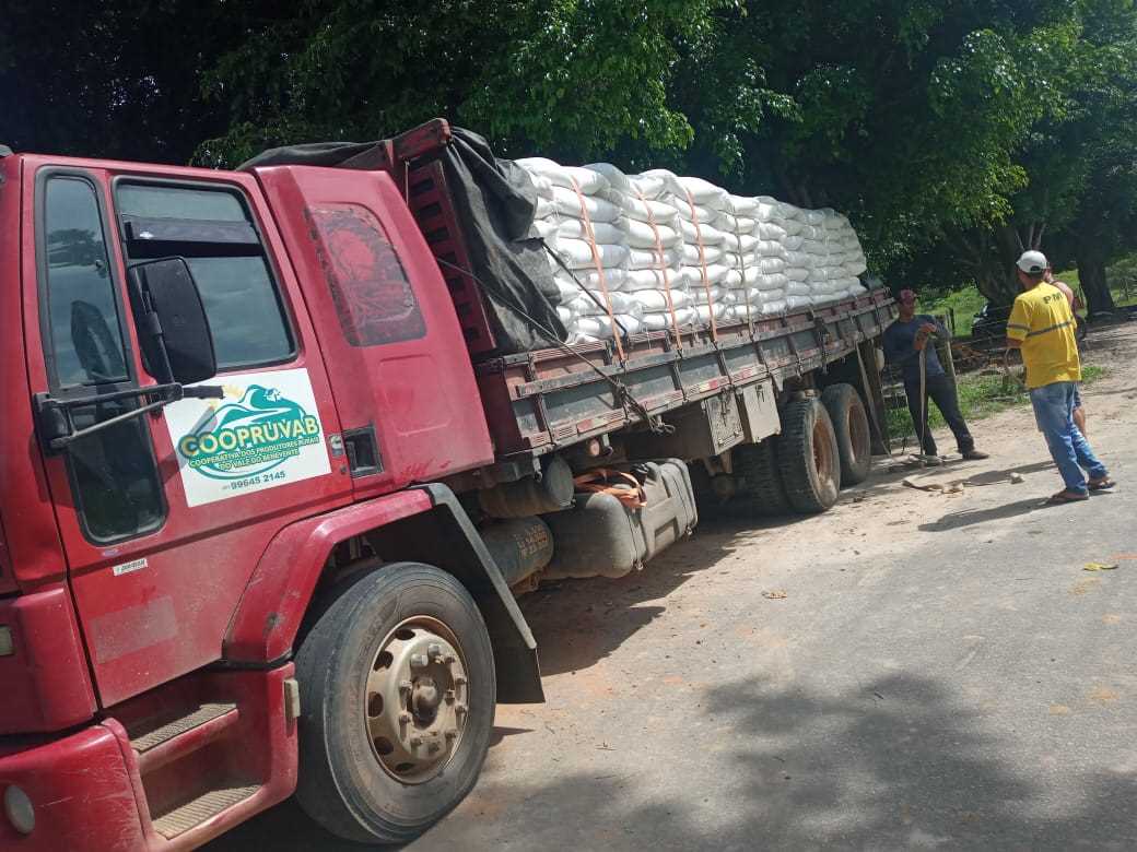 Itapemirim: produtores rurais de pelo menos quatro localidades receberam lotes de ração balanceada
