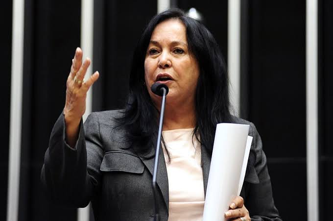 Senadora Rose de Freitas denuncia burocracia da CEF na liberação de recursos aos municípios