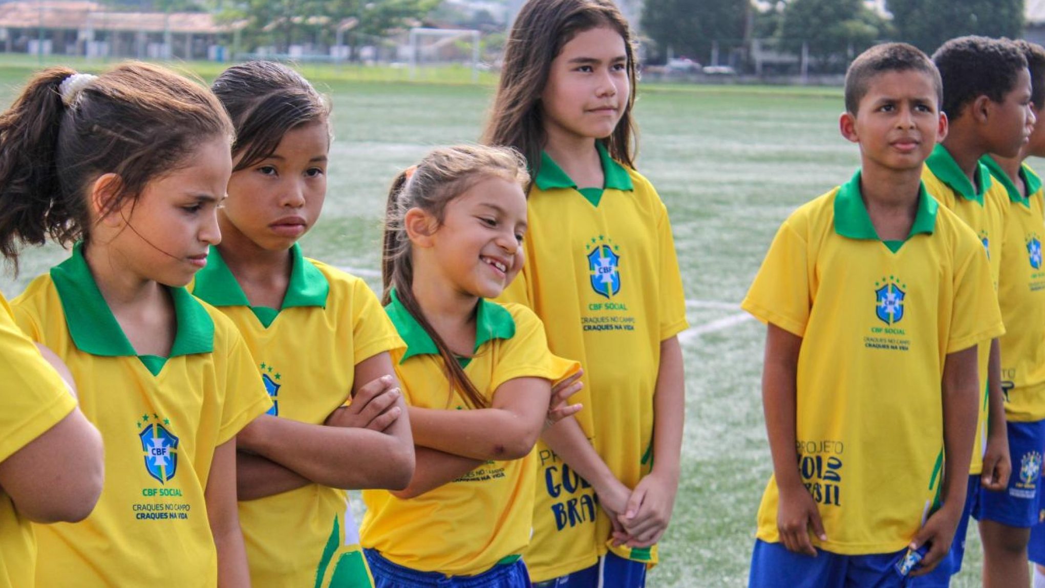 Na Serra alunos do projeto Gol do Brasil vão assistir ao jogo da Seleção Brasileira