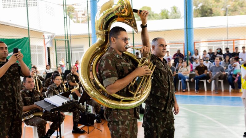 Alunos da Emef Cel PM Orlady Rocha Filho tiveram manhã musical com Banda do 38º Batalhão de Infantaria do Exército