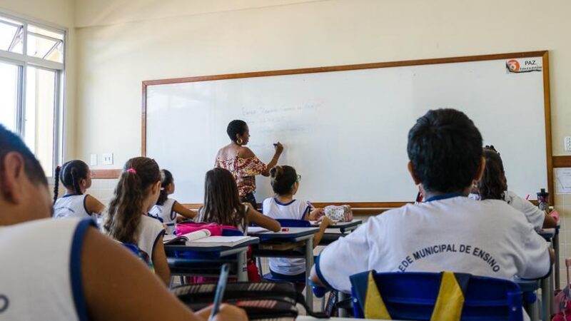 Serra: Secretaria Municipal de Educação abre processo seletivo para professor de matemática e inglês