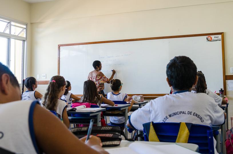 Serra: Secretaria Municipal de Educação abre processo seletivo para professor de matemática e inglês