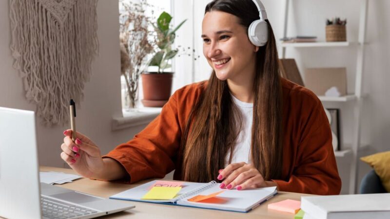 Descontos de até 60% em bolsas para pós-graduação online