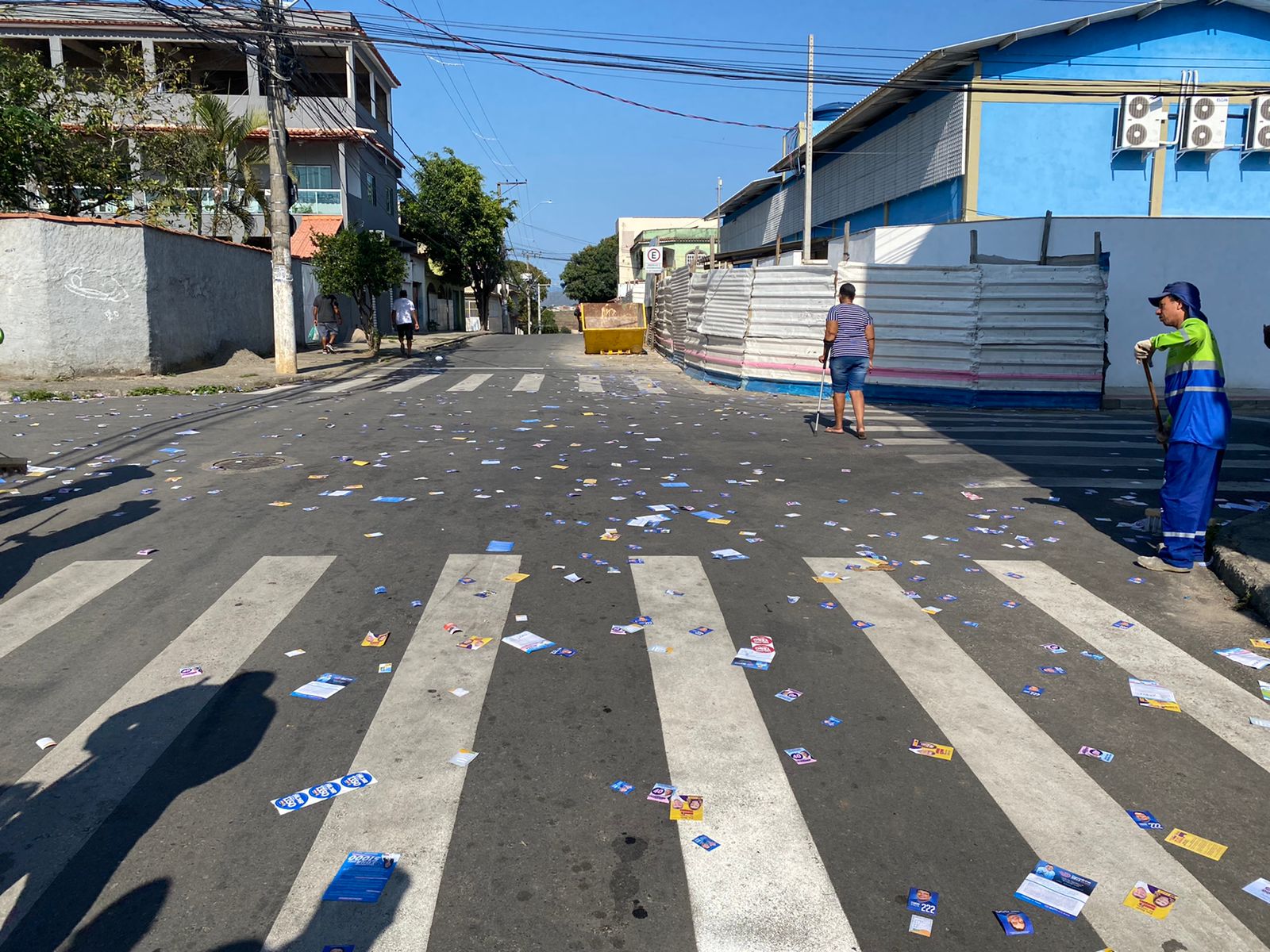 Após eleições equipes realizam limpeza em Cariacica