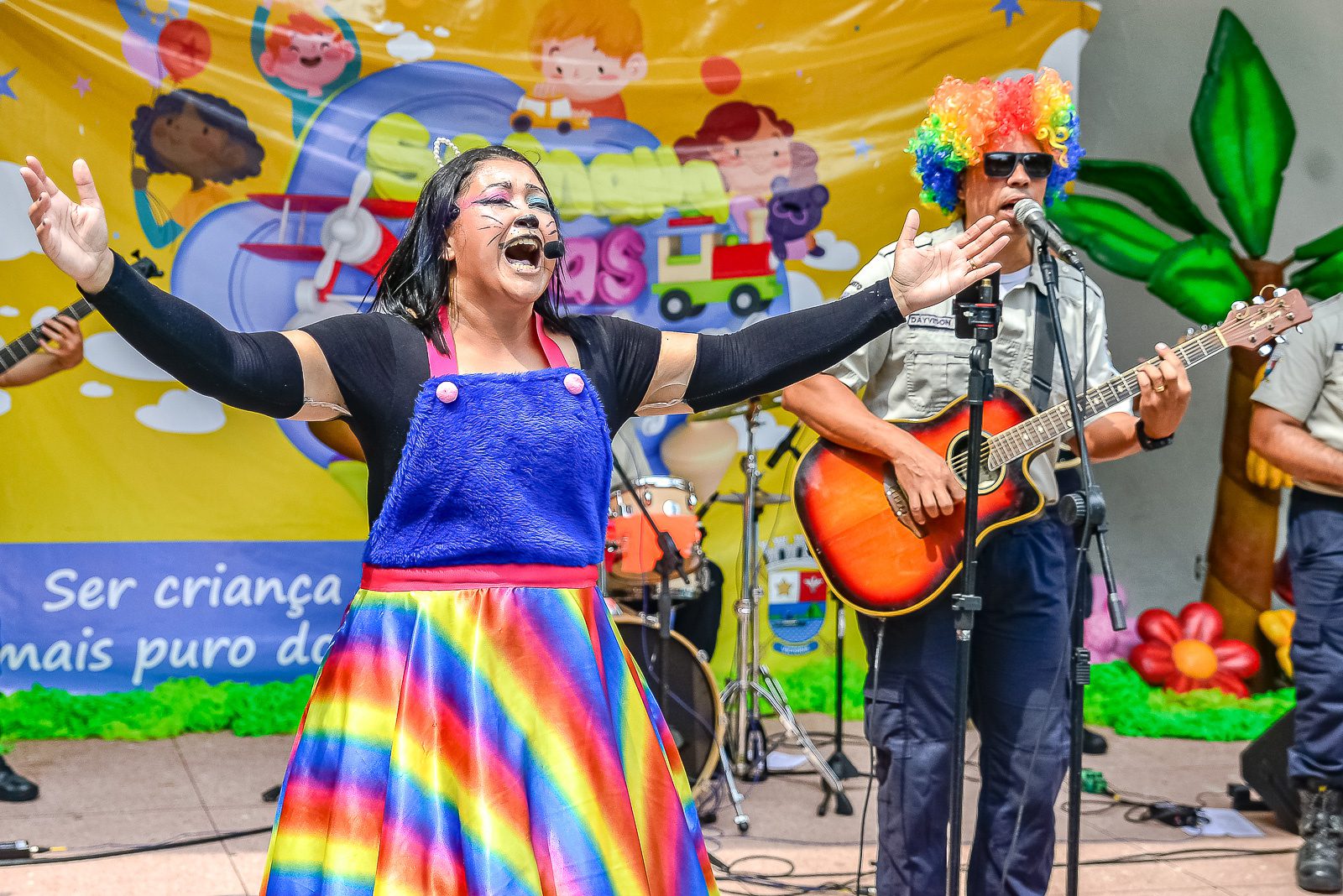 Vitória teve fim de semana de brincadeiras, show com Macakids e vacinação