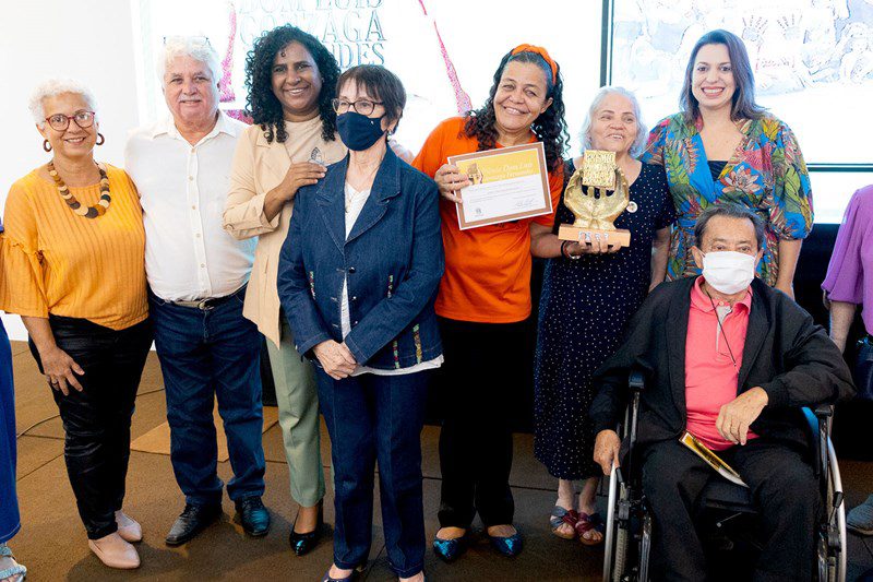 Prêmio Dom Luís Gonzaga Fernandes homenageia quatro pessoas e três instituições