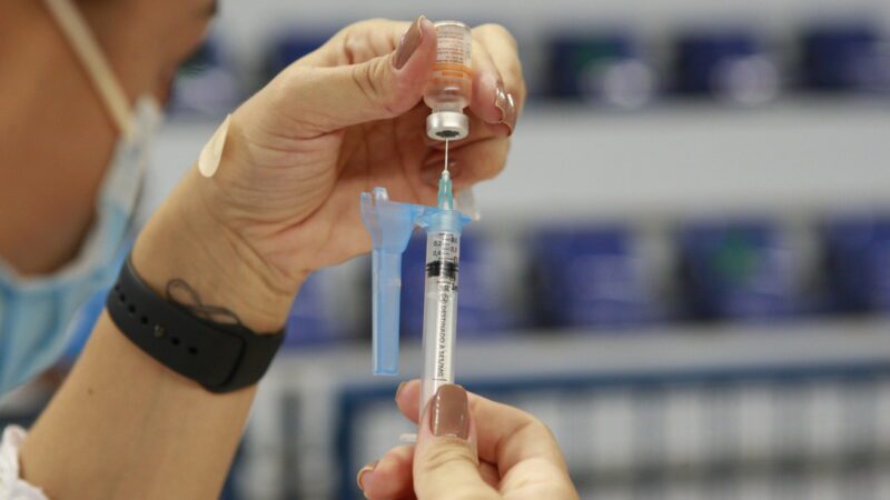 Em Cariacica, 26 unidades de saúde oferecem vacinação sem agendamento