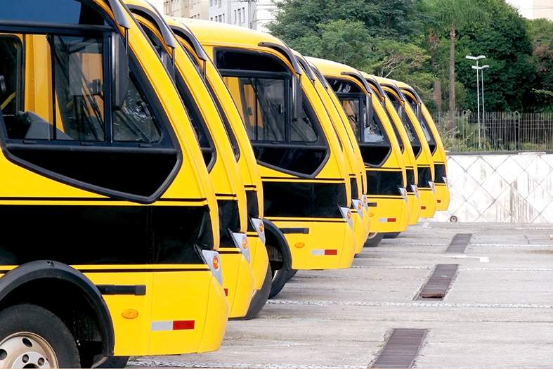 Novos ônibus escolares são entregues ao município de Vargem Alta