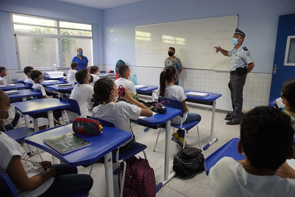 Cariacica divulga lista de contemplados para escolas em tempo integral e cívico-militar