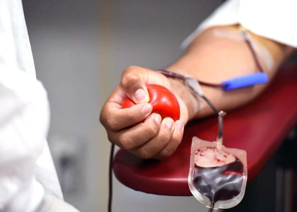 Ação do Hemoes para incentivar doação de sangue esta sendo realizada no shopping de Vila Velha