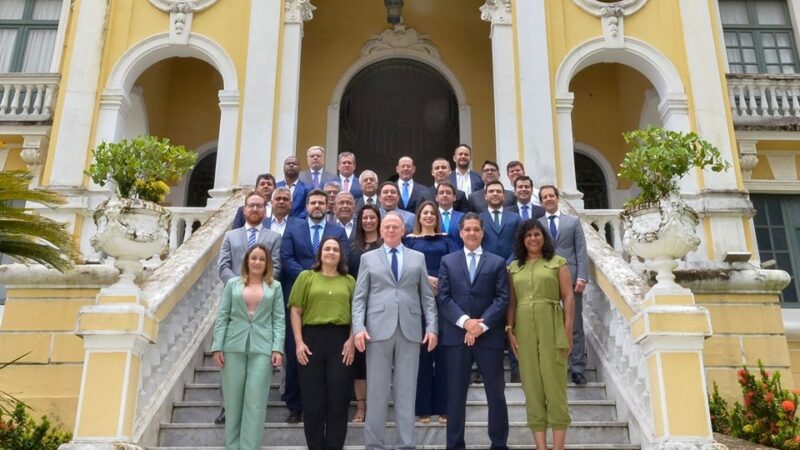 Nesta segunda-feira(02), Renato Casagrande liderou reunião com a nova gestão de secretariado