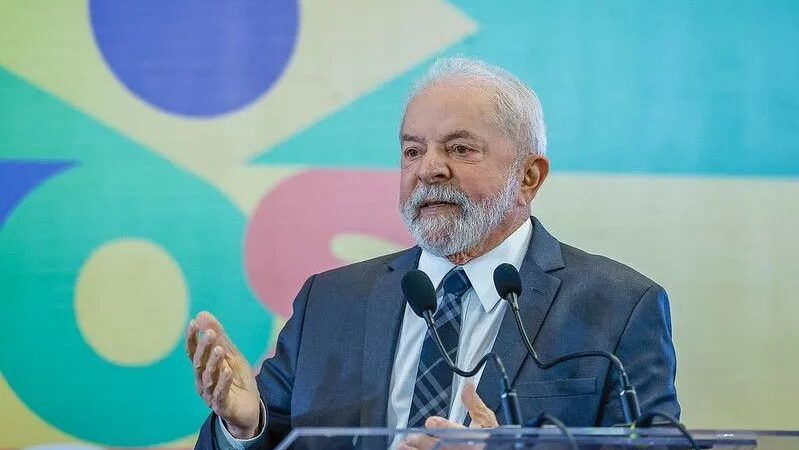 Lula decreta intervenção federal no DF, após invasão e vandalismo nos Três Poderes