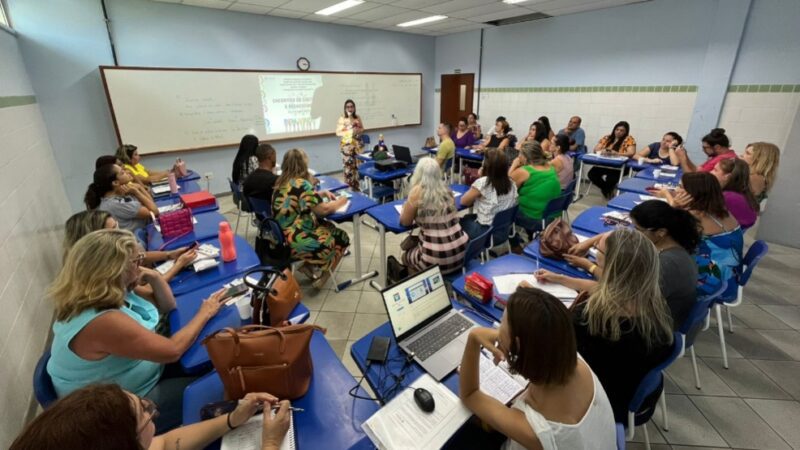 Participam de ciclo de formação para o ano letivo de 2023 gestores e pedagogos das escolas municipais e Cariacica